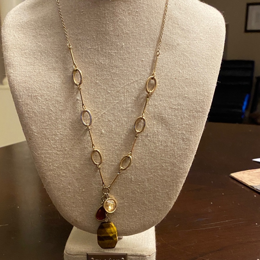 Elegant Gold tone Fashion Pendant Necklace with in style links
